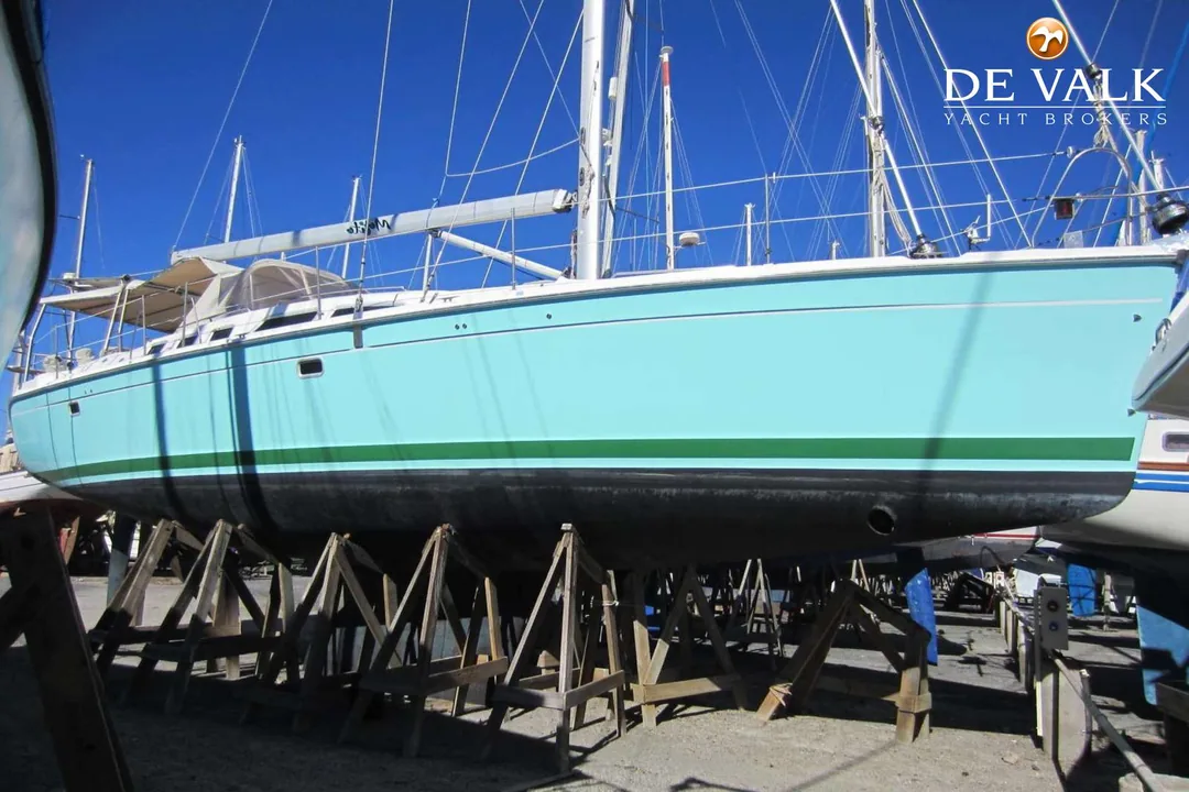 HUNTER 49 sailing