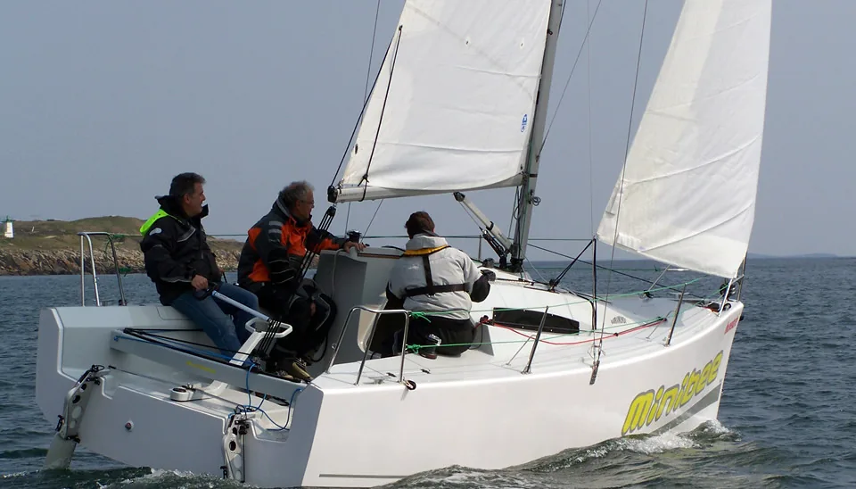 MINIBEE sailing