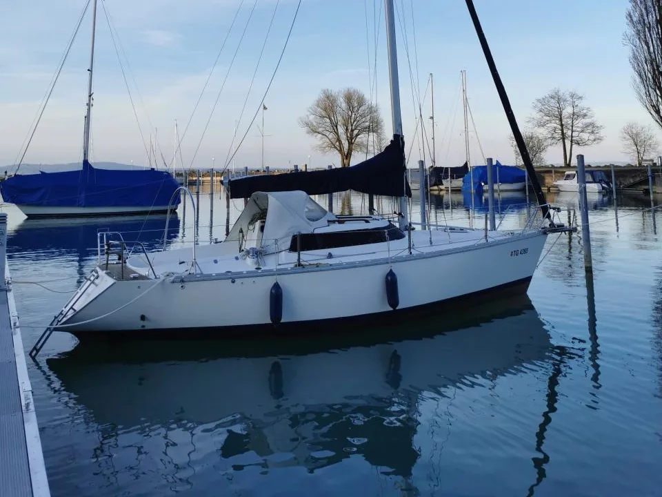 FANTASIA 27 sailing