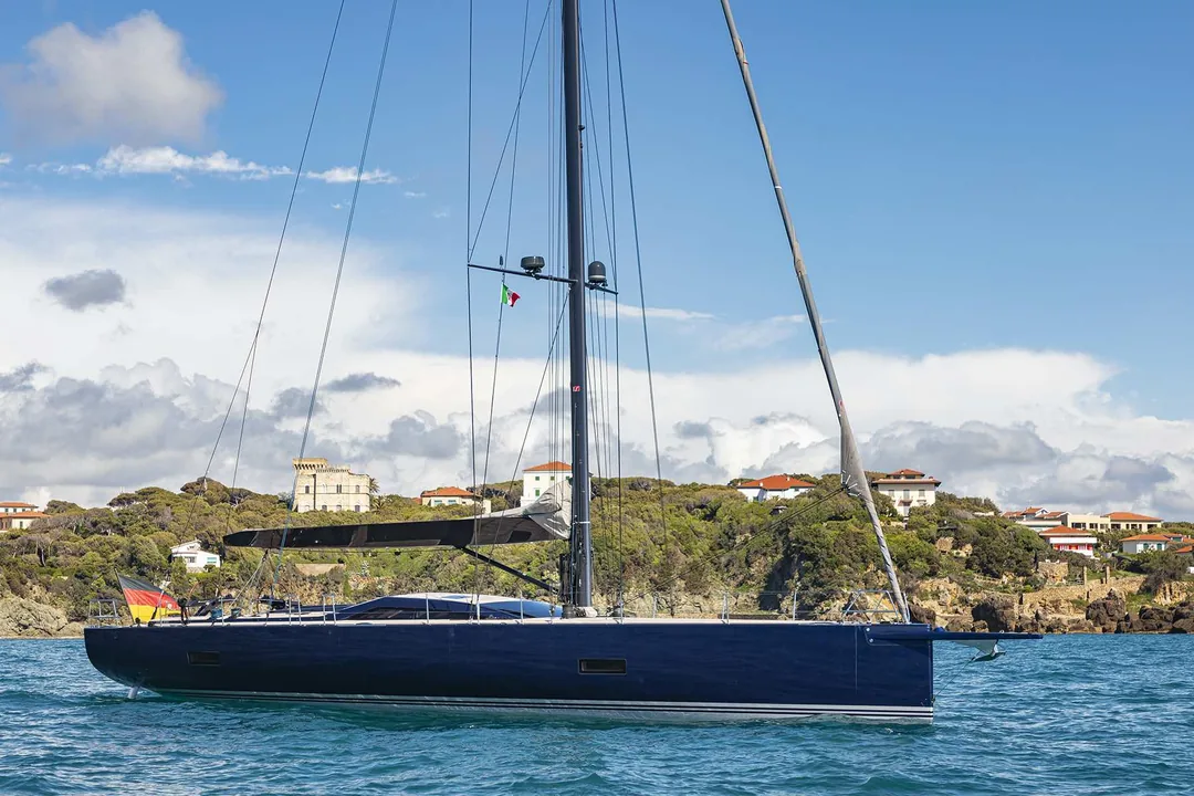 MYLIUS 66 sailing