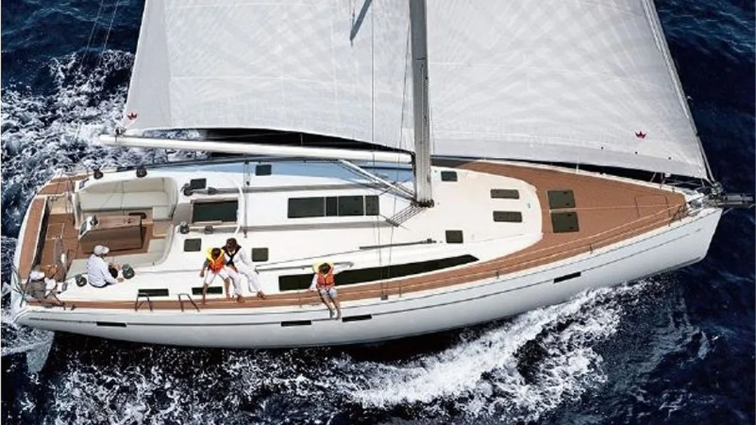 CRUISER 51 sailing
