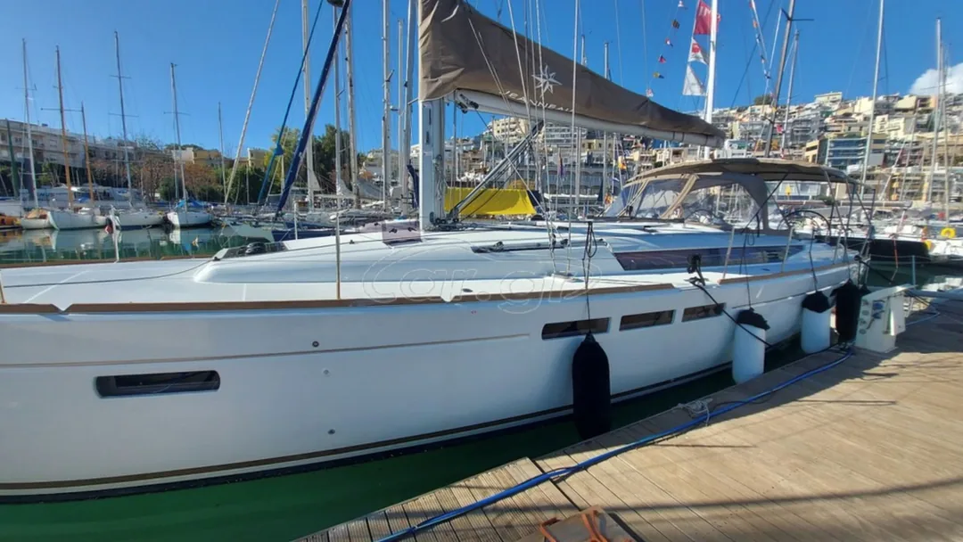 SUN ODYSSEY 519 sailing