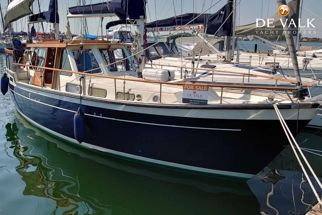 NAUTICAT 38 sailing