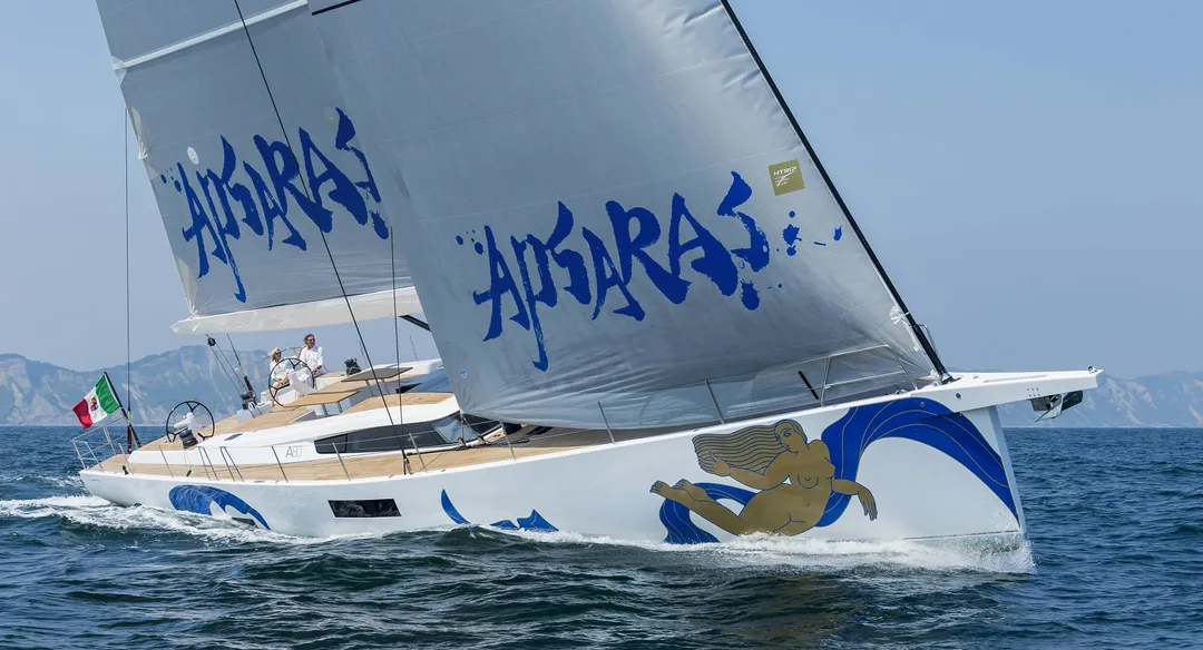 ADVANCED 80 sailing