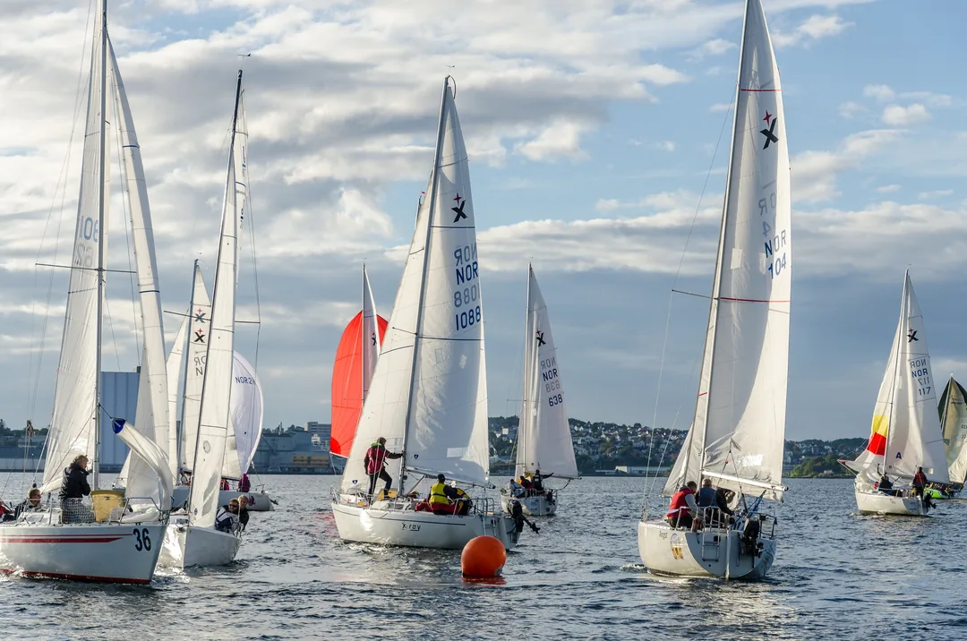 SPORTS BOAT sailing