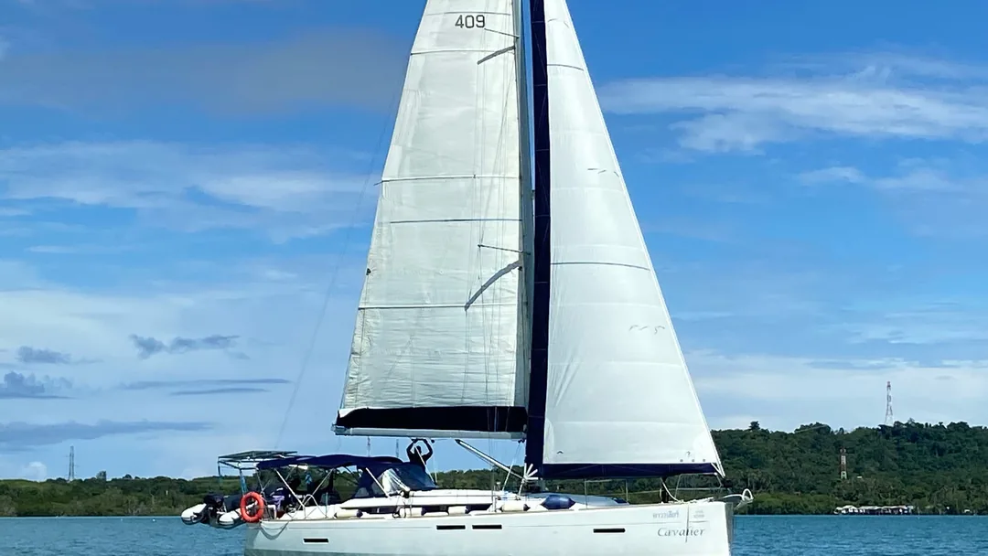 JEANNEAU sailing