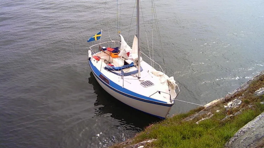 TRISS MAGNUM sailing