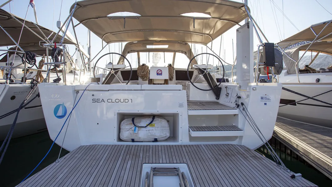 430 GL sailing