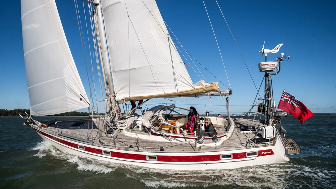 NAJAD 390 sailing
