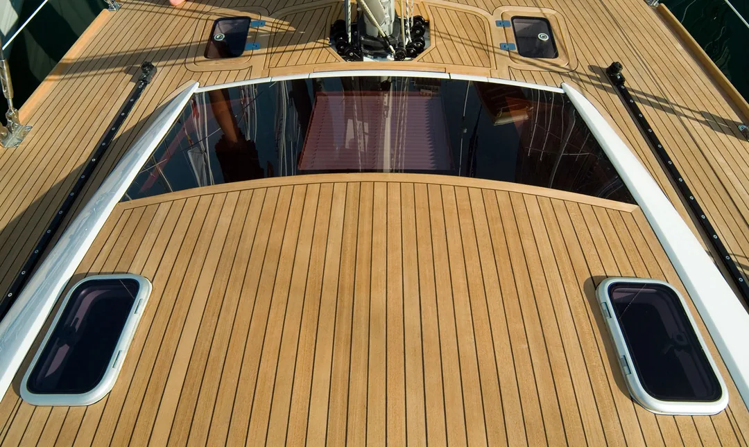 COMET 52 sailing