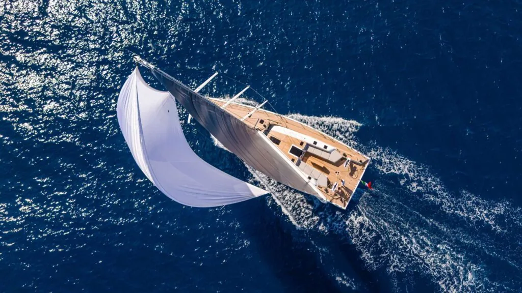 GRAND SOLEIL 65 sailing