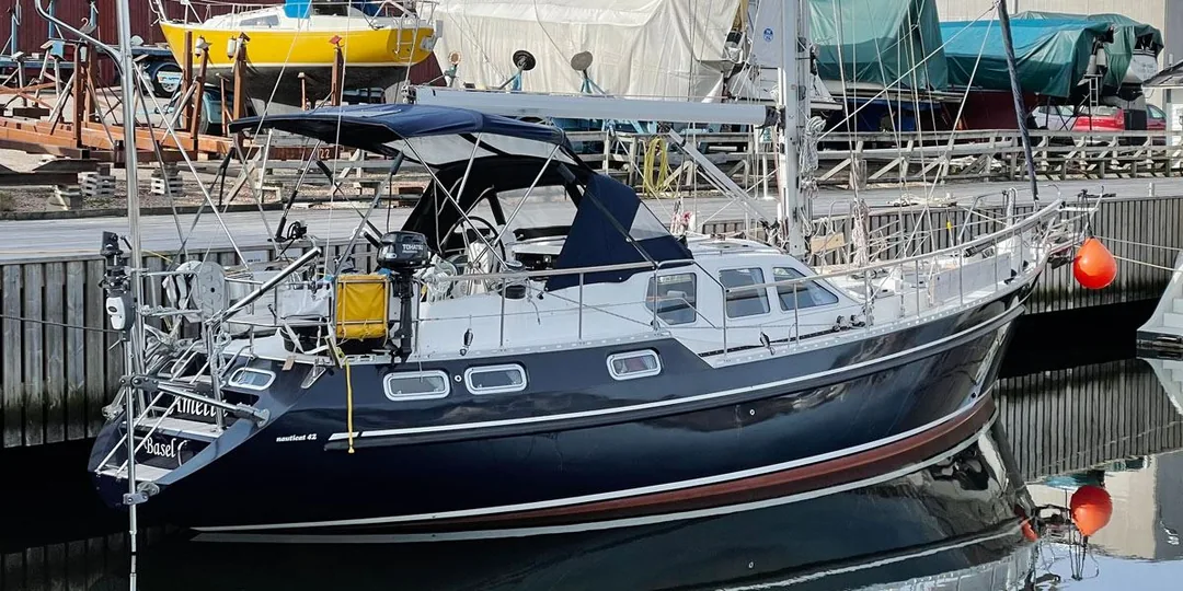 NAUTICAT 42 sailing