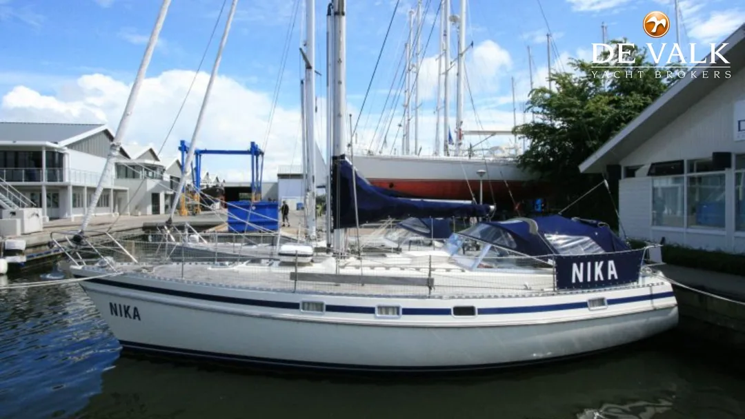 CONTEST 36S sailing