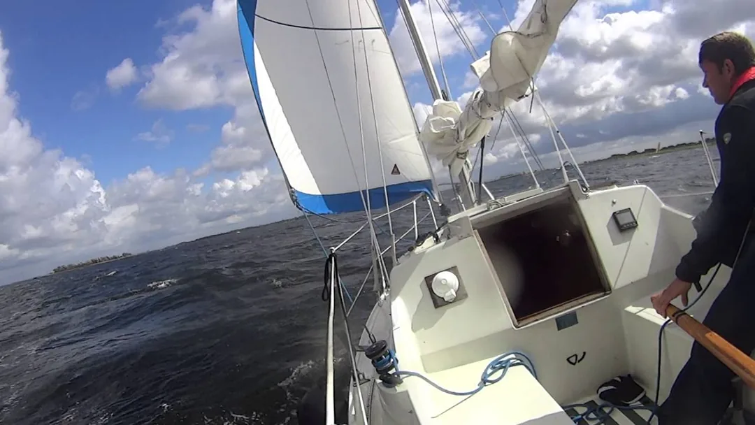 HURLEY 22 sailing
