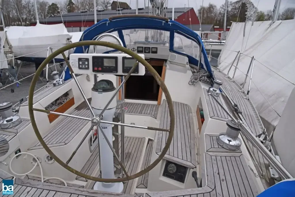 SWEDEN YACHT 370 sailing