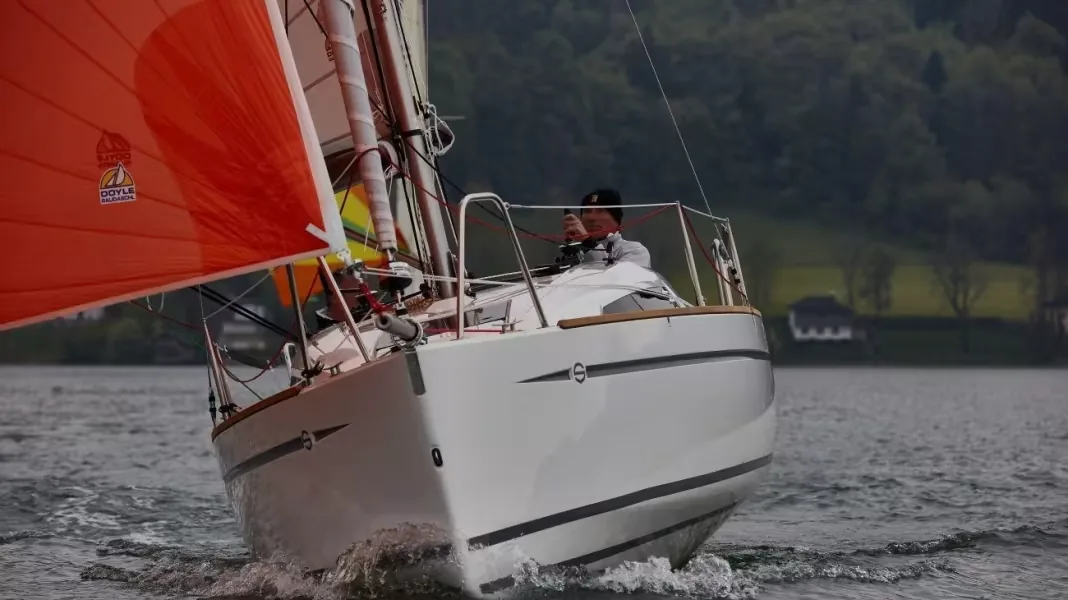 SUNBEAM 22.1 sailing