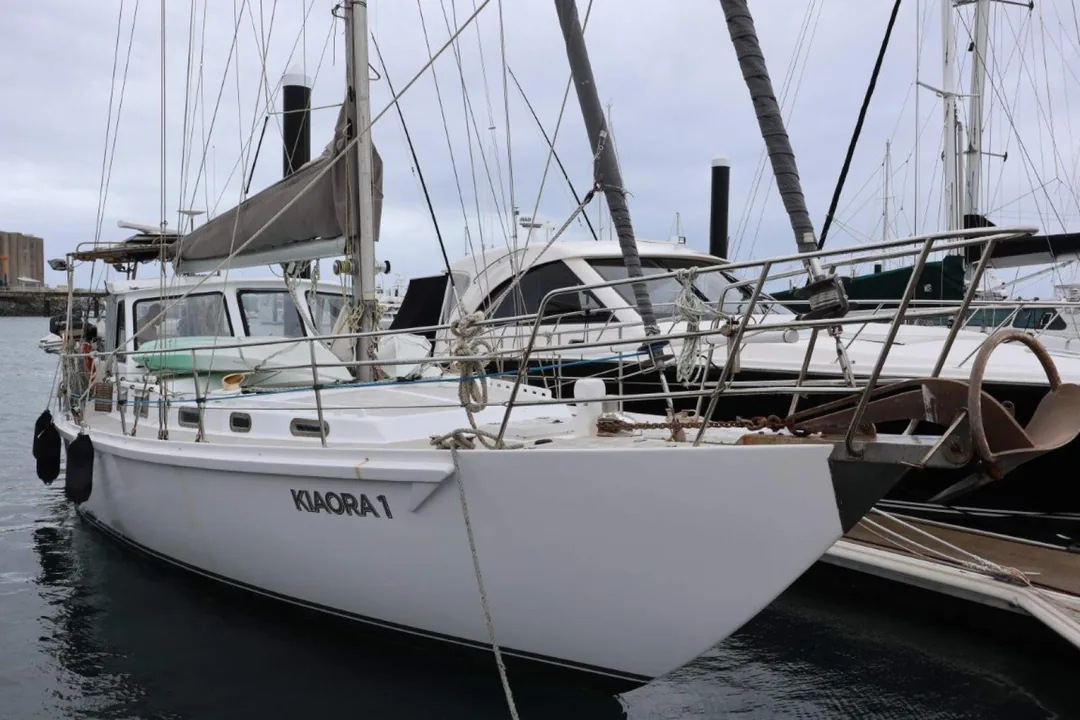 ROBERTS 45 sailing
