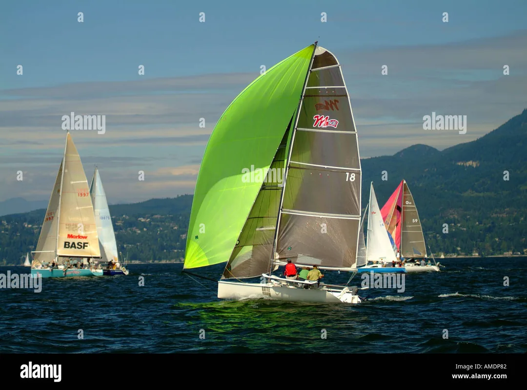 MARTIN 243 sailing