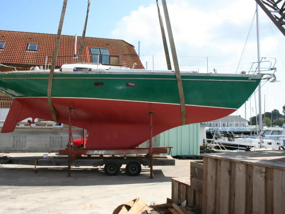 ALC 35 sailing