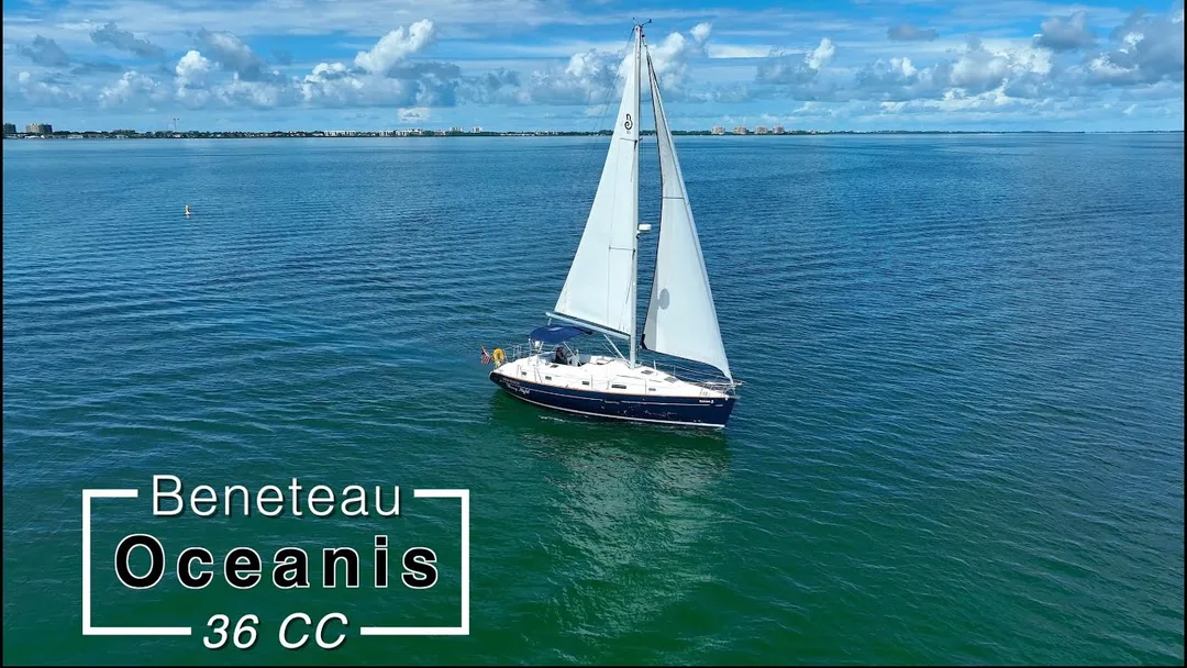 OCEANIS 36 CC sailing