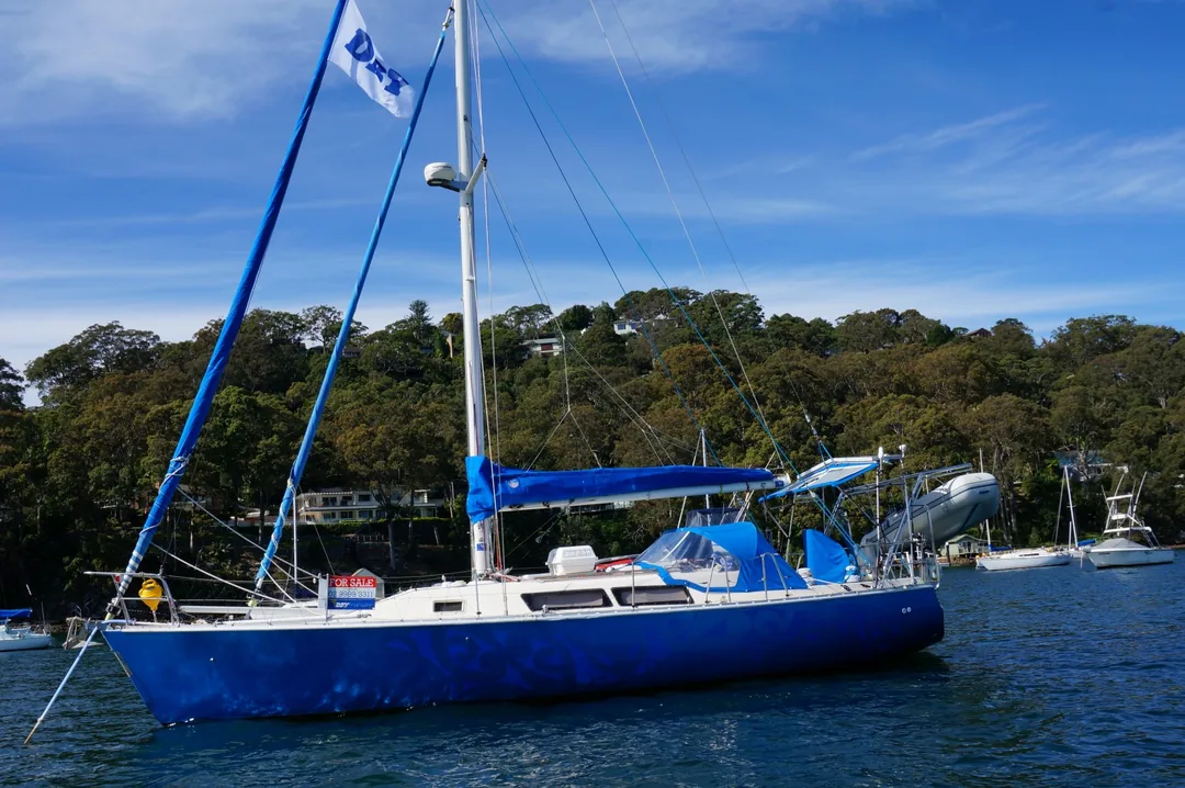 CAVALIER 37 sailing