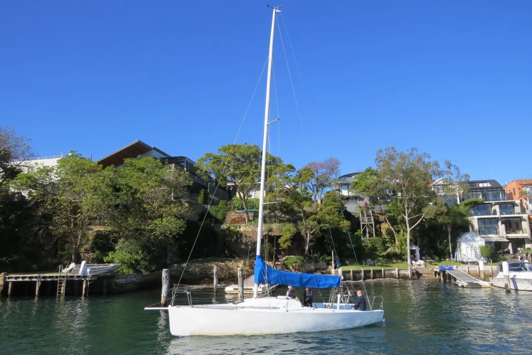 HICK 30 sailing