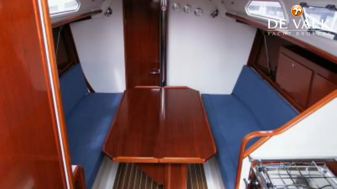 HANSE 300 sailing