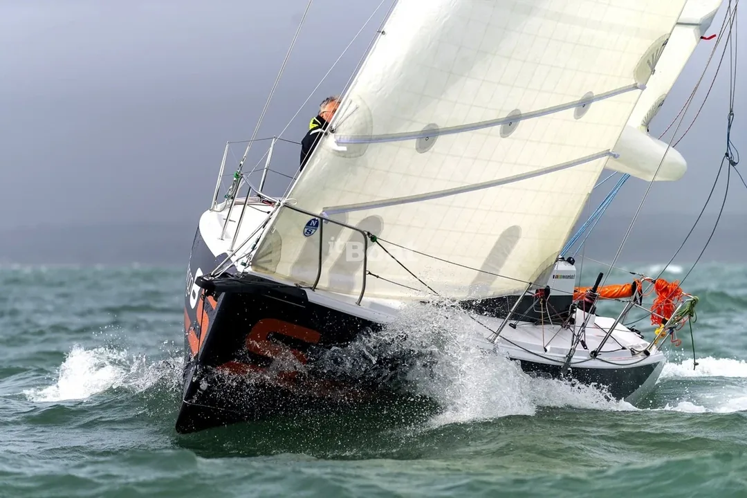 DJANGO 8S sailing