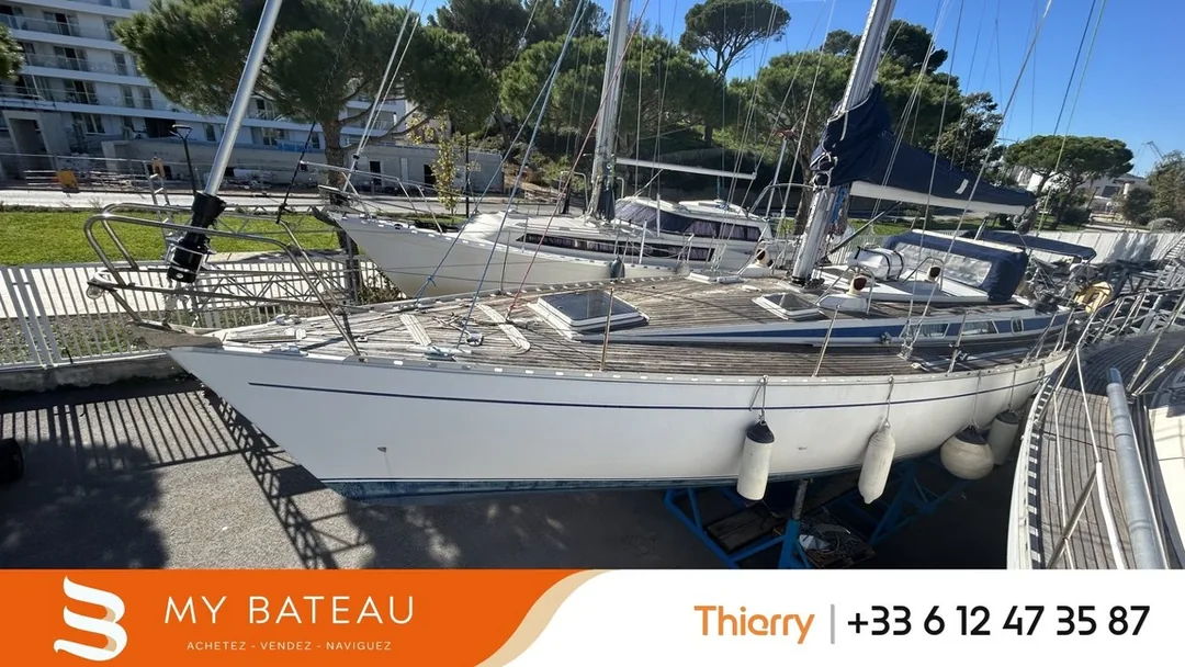 COMET 460 sailing