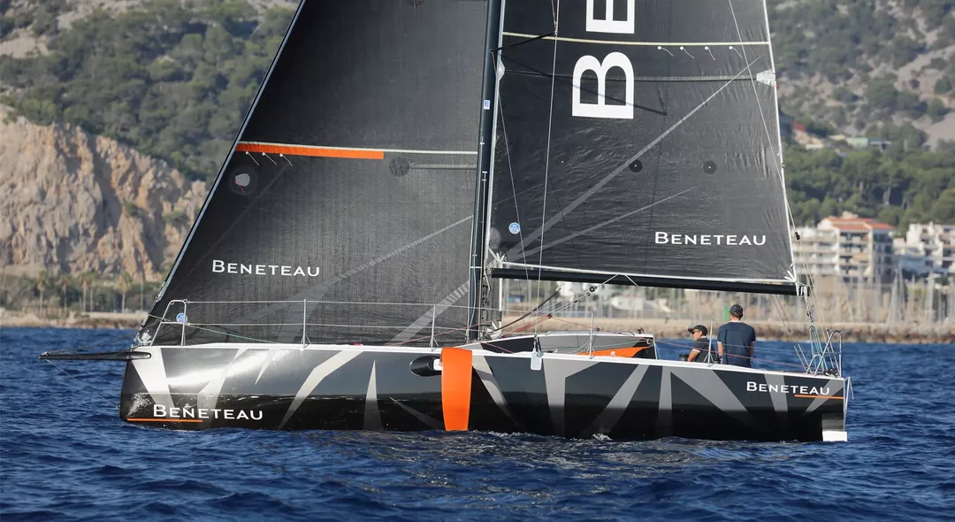 FIGARO BENETEAU sailing