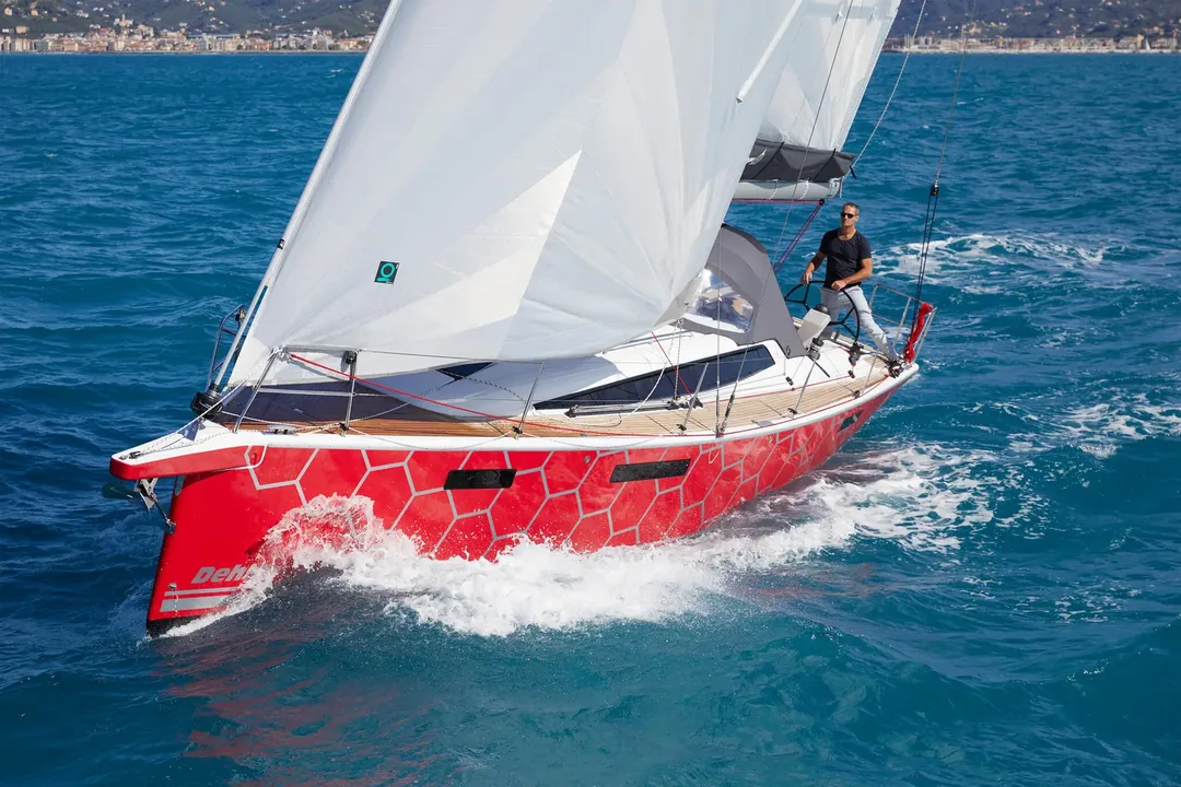 DEHLYA 25 sailing