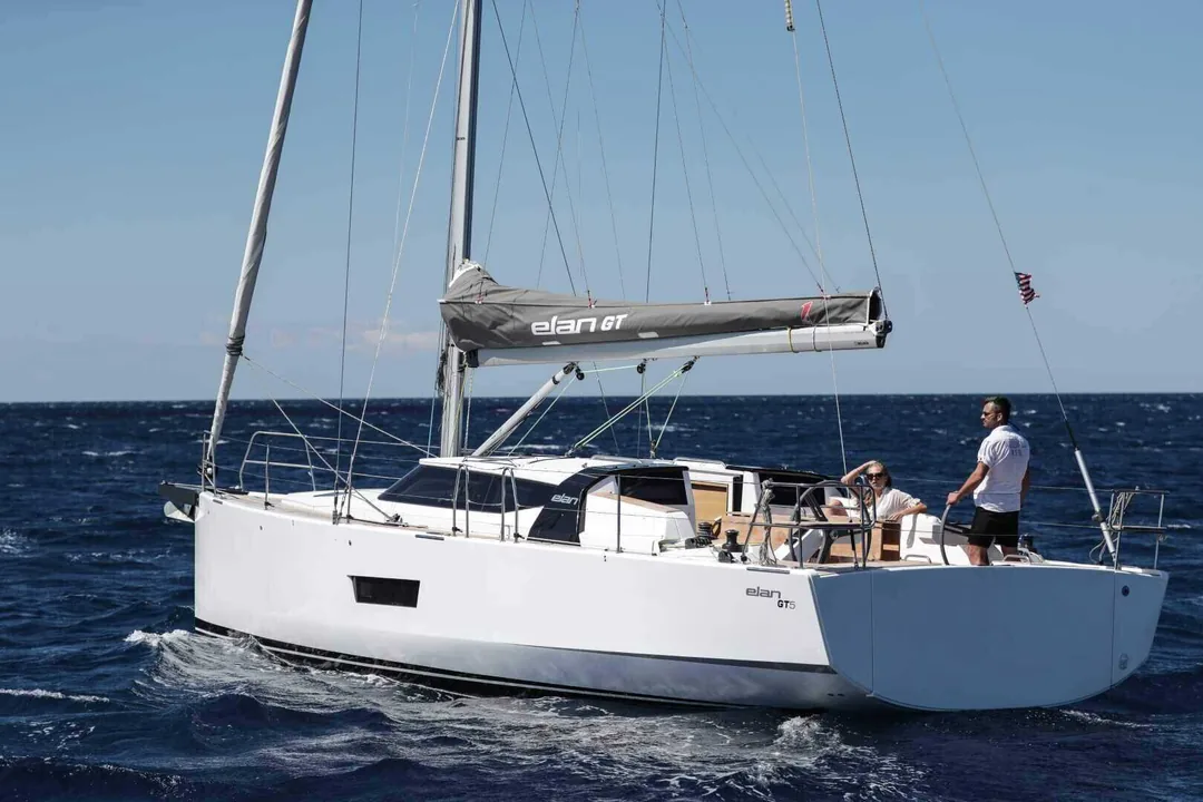 ELAN GT5 sailing