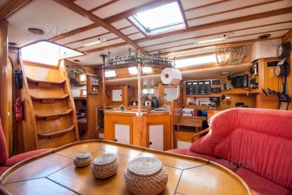 FEELING 1350 sailing