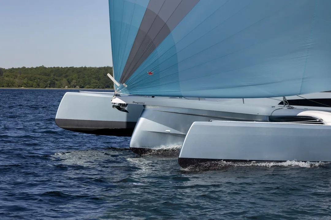 DRAGONFLY36TOURING sailing