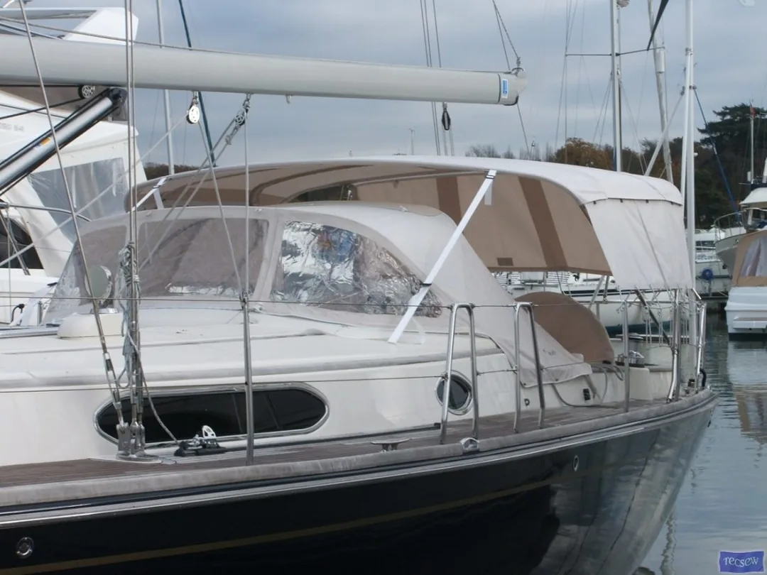 MOODY 41 CLASSIC sailing