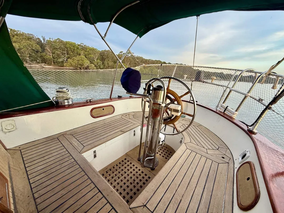 TASHIBA 40 sailing