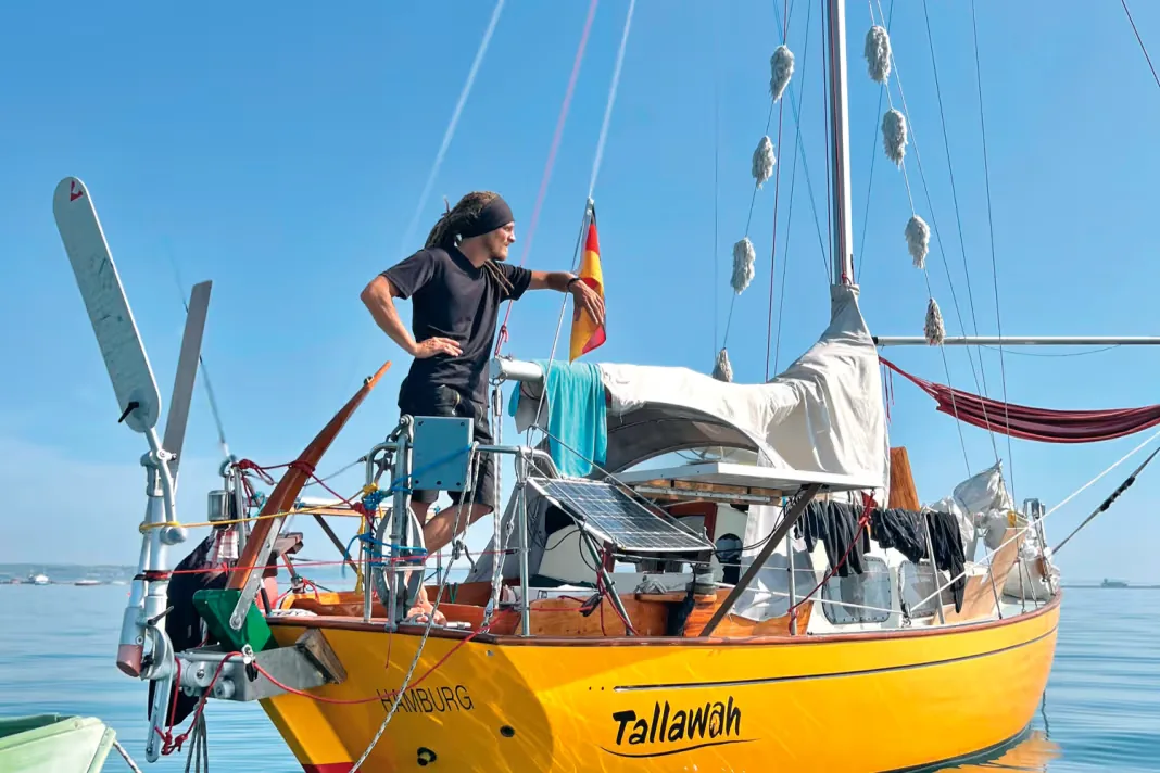BIANCA 27 sailing