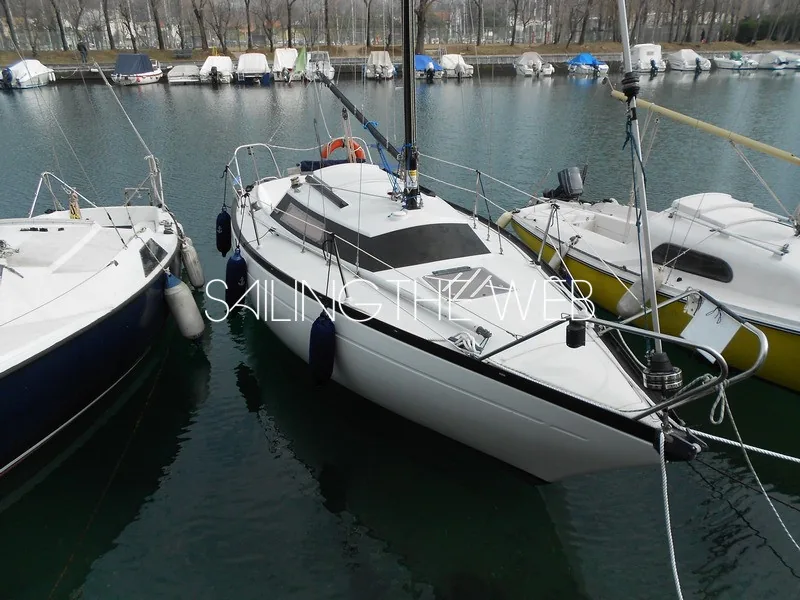 COMET 701 sailing