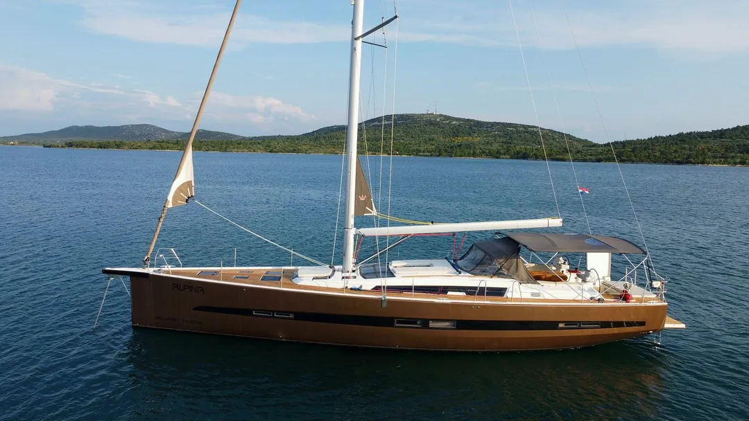 DUFOUR 56 sailing