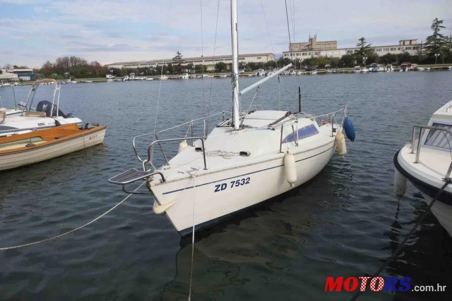 ELAN 19 sailing