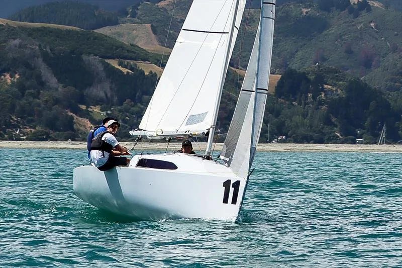 ELLIOTT 5.9 sailing