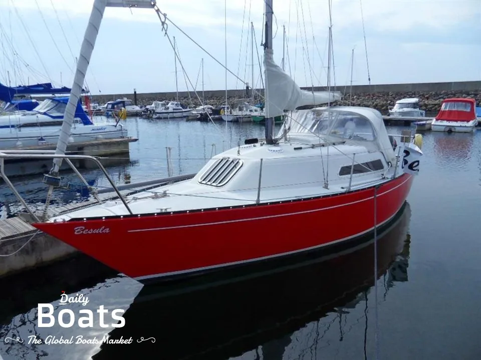 FOXHOUND 24 sailing