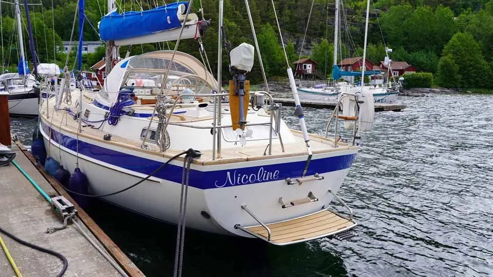 HALLBERG RASSY 39 sailing