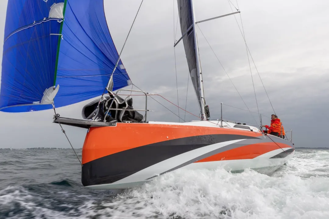 JEANN. ONE DESIGN sailing