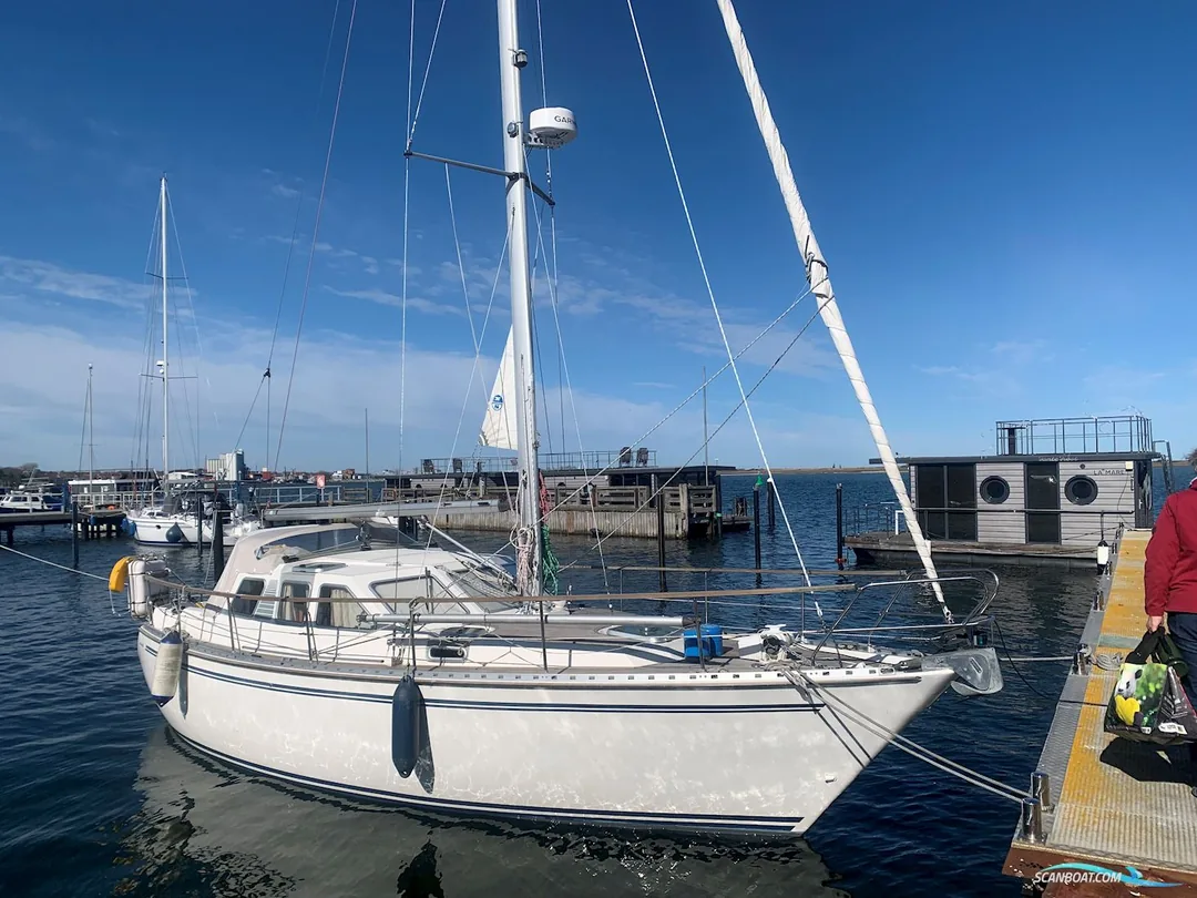 NAUTICAT 32 sailing