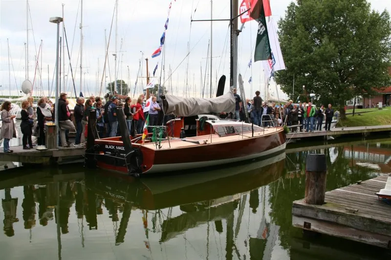 OPEN 32 sailing