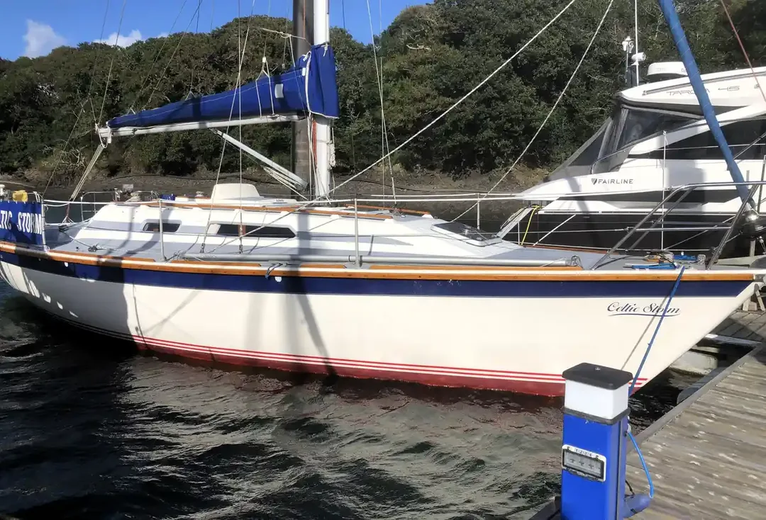 STORM 33 sailing