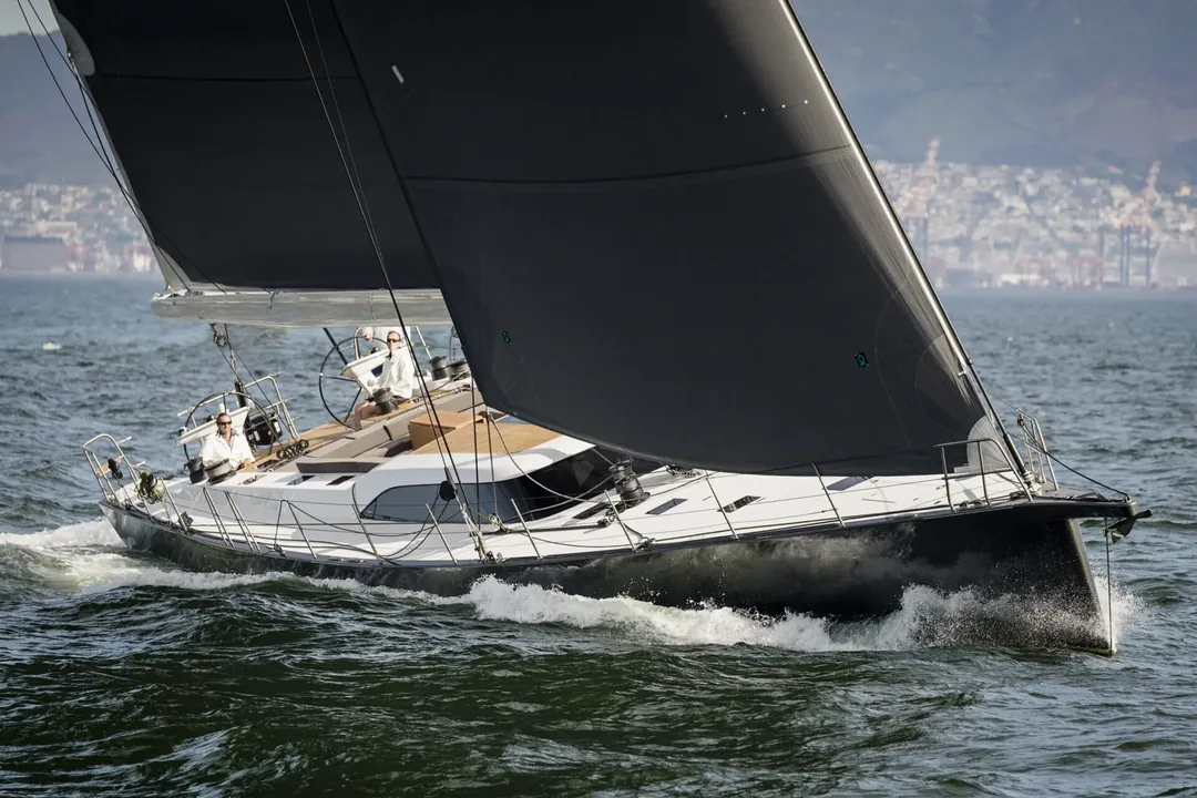 SW 82 sailing