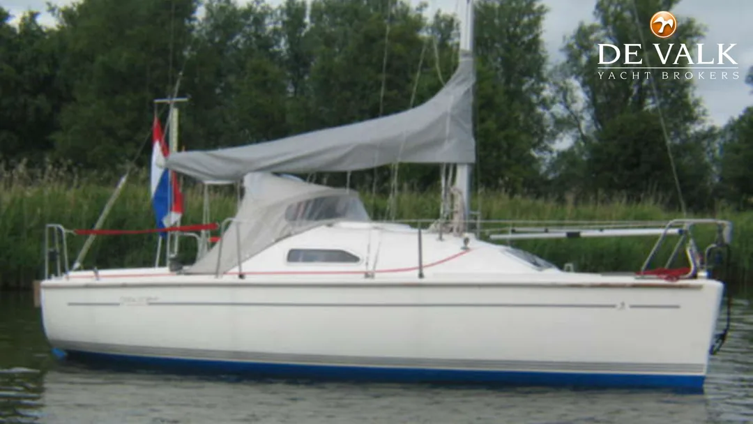 UNNA 20 sailing