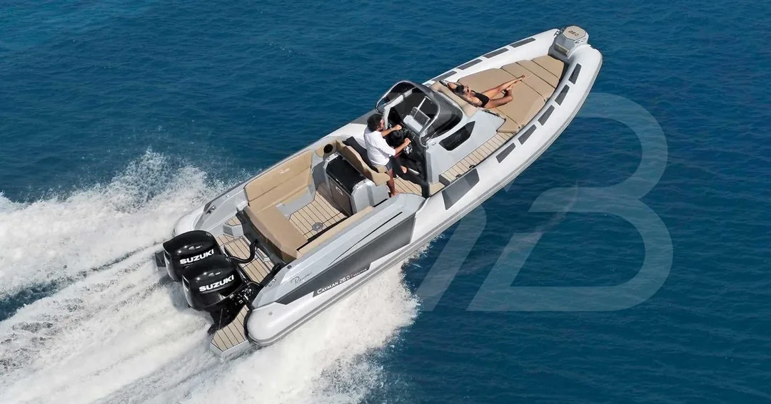 CAYMAN 28 sailing